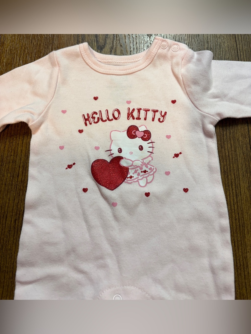 Hello Kitty Outfit - Picture 2 of 3